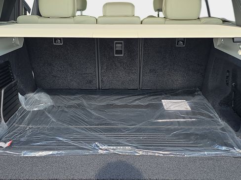 New 2026 Land Rover Range Rover SE AWD/4WD image 13