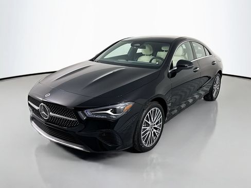 Used 2025 Mercedes-Benz CLA 250 4MATIC image 1