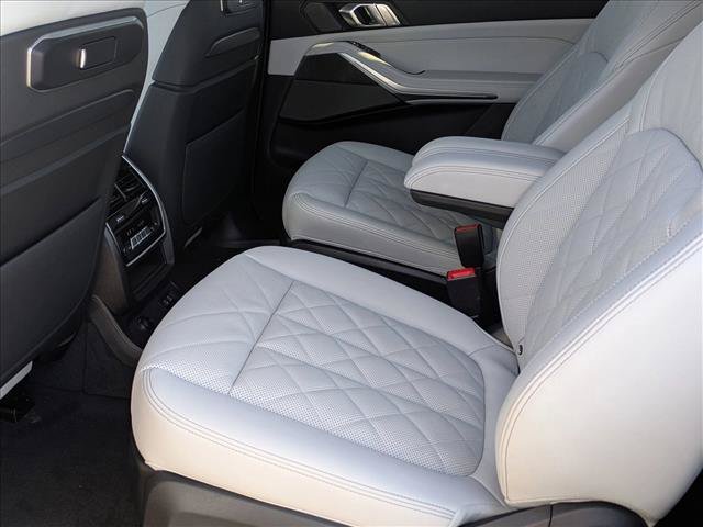 Used 2026 BMW X7 xDrive40i w/ M Sport Package AWD/4WD image 17