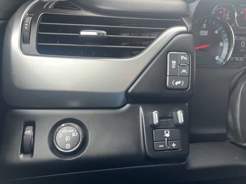 Used 2018 Chevrolet Suburban LT w/ Texas Edition Package RWD image 14