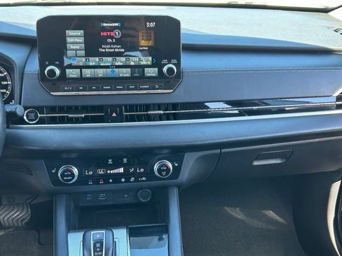Used 2023 Mitsubishi Outlander SEL FWD image 18