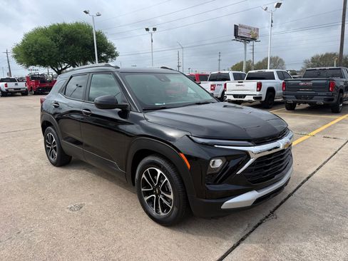 Used 2024 Chevrolet TrailBlazer LT image 4