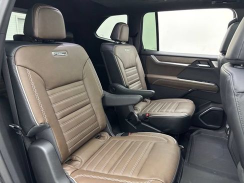 New 2026 GMC Acadia Denali Ultimate w/ LPO, Floor Liner Package AWD/4WD image 43