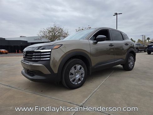 New 2025 Nissan Kicks S image 2