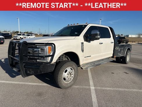Used 2019 Ford F350 Lariat w/ Lariat Ultimate Package image 3