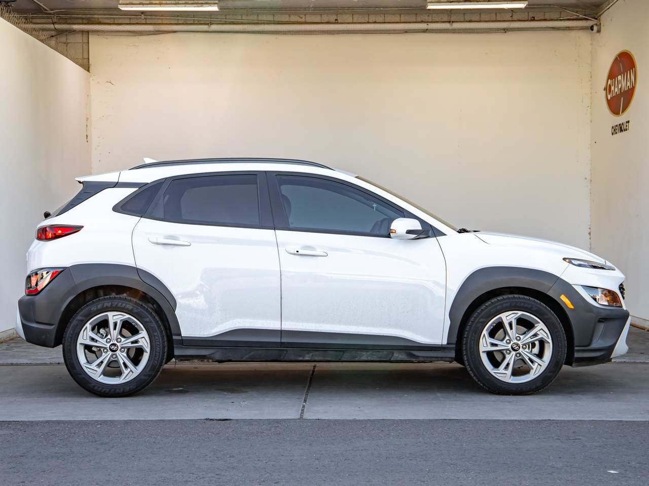 Used 2023 Hyundai Kona SEL w/ Cargo Package FWD image 2