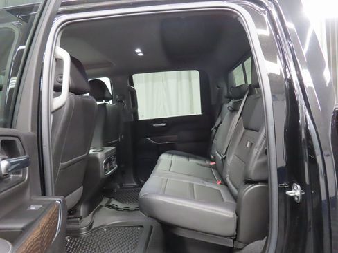 Used 2023 GMC Sierra 2500 Denali w/ Denali Black Diamond Edition image 10