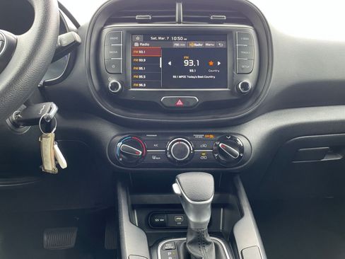 Used 2025 Kia Soul LX w/ LX Technology Package image 17