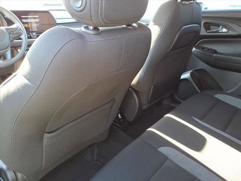 Used 2025 Chevrolet TrailBlazer LT AWD/4WD image 15