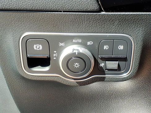 Certified 2025 Mercedes-Benz GLA 250 4MATIC image 16