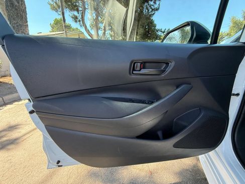 Used 2025 Toyota Corolla LE FWD image 18