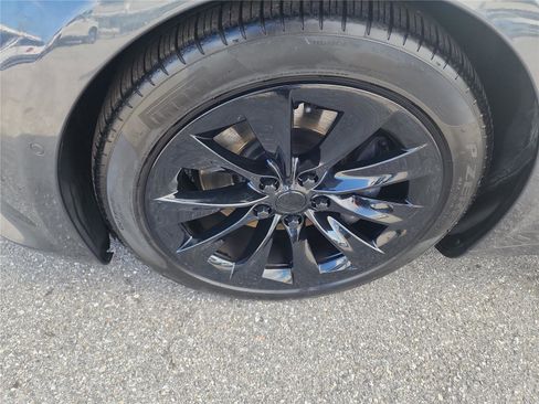 Used 2016 Tesla Model S 90D image 9