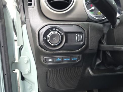 Used 2023 Jeep Wrangler Unlimited w/ Sun & Screen Package AWD/4WD image 23