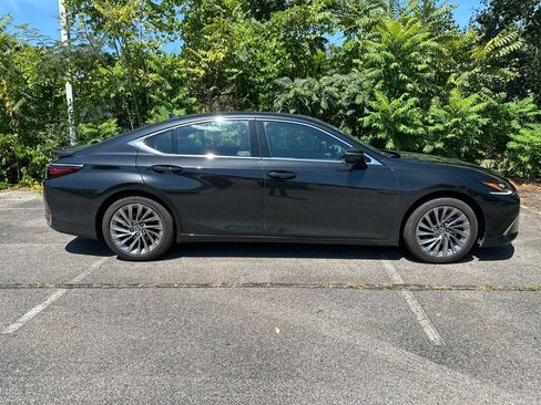 Used 2024 Lexus ES 300h Ultra Luxury FWD image 2