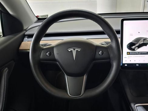 Used 2022 Tesla Model Y Long Range AWD/4WD image 10
