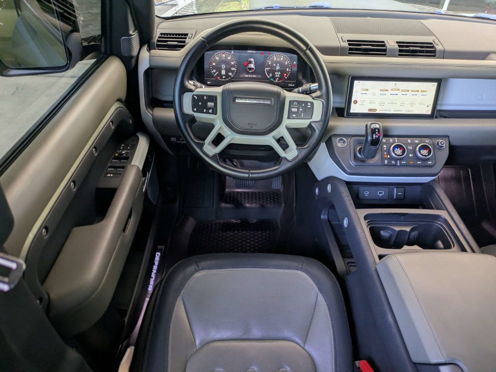 Used 2022 Land Rover Defender 110 X-Dynamic HSE AWD/4WD image 16
