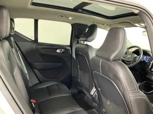 Used 2024 Volvo XC40 B5 Core AWD/4WD image 22