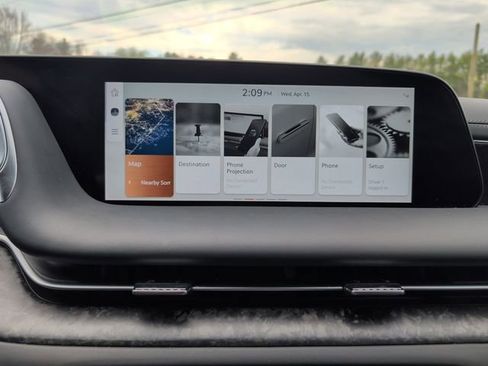 Used 2024 Genesis G90 3.5T image 25