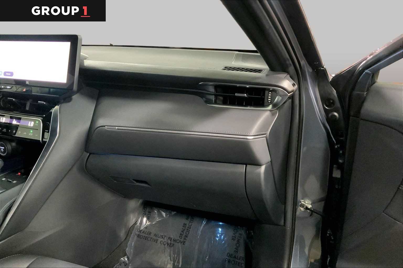 Certified 2023 Toyota Venza XLE AWD/4WD image 18