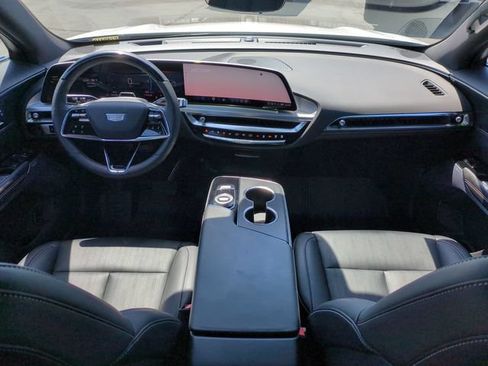 Used 2025 Cadillac Lyriq Luxury w/ LPO, Floor Liner Package AWD/4WD image 20