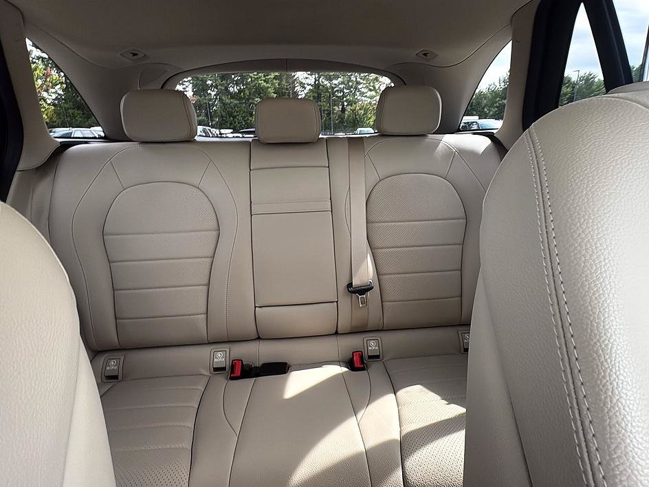Used 2022 Mercedes-Benz GLC 300 image 27