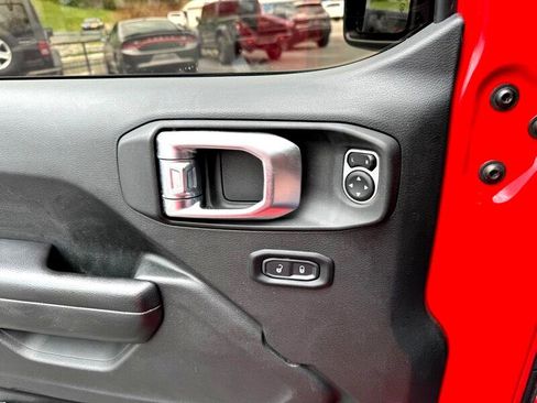 Used 2018 Jeep Wrangler Unlimited Sport S image 17