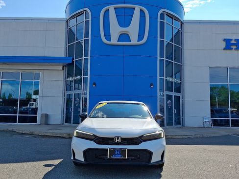 Used 2025 Honda Civic Sport image 2