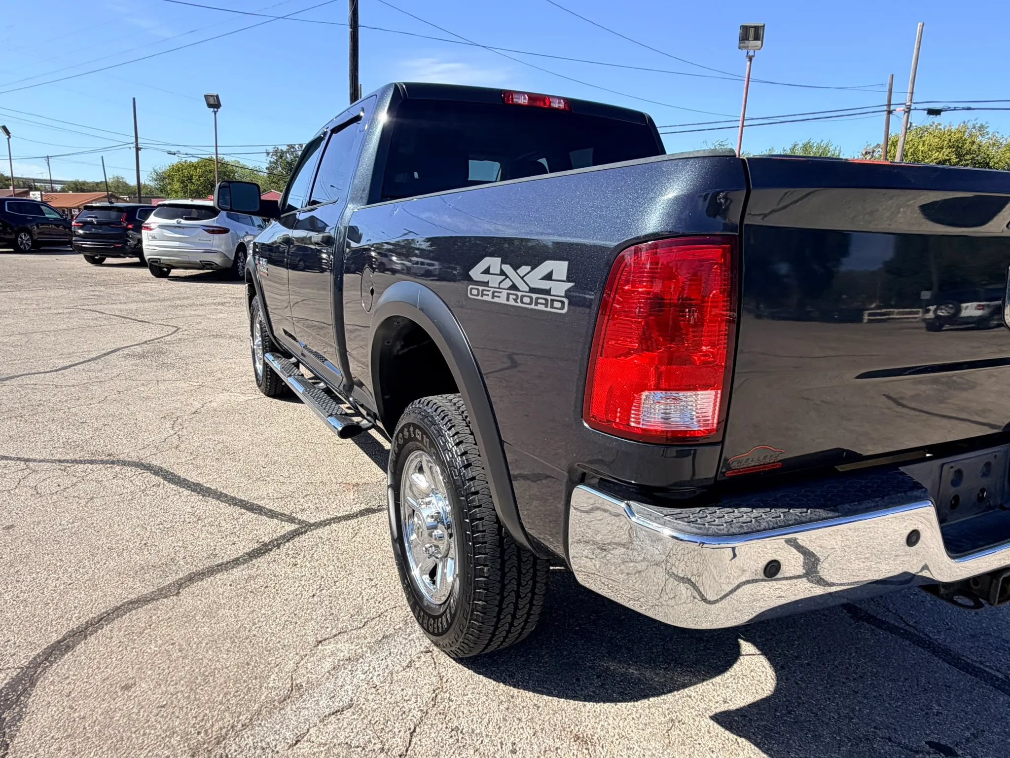 Used 2017 RAM 2500 Tradesman w/ Chrome Appearance Group AWD/4WD image 4