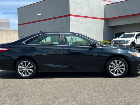 Used 2015 Toyota Camry XLE w/ Advanced Technology Package FWD image 6