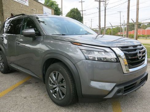 Used 2024 Nissan Pathfinder SV w/ Cargo Package image 1