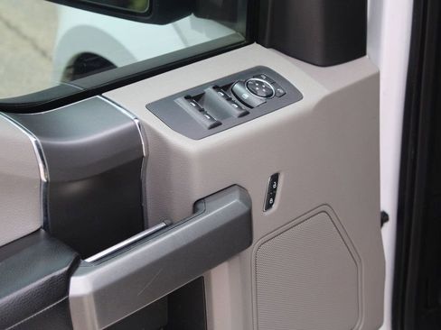 Used 2016 Ford F150 XLT w/ Equipment Group 302A Luxury image 19