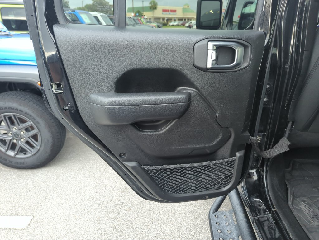 Used 2022 Jeep Wrangler Unlimited Sport AWD/4WD image 26