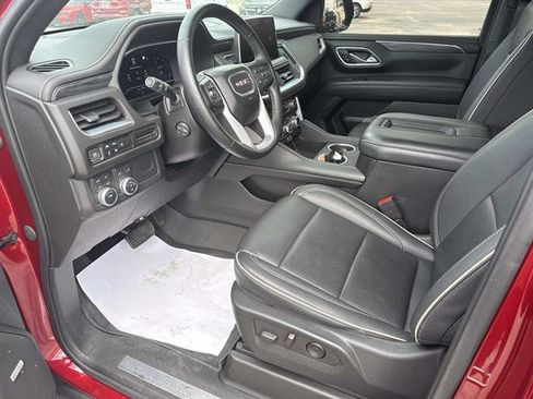 Used 2023 GMC Yukon XL SLT w/ SLT Premium Package AWD/4WD image 15