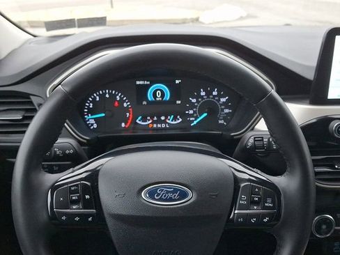 Used 2021 Ford Escape SE w/ Cold Weather Package image 18