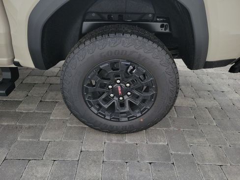 New 2026 GMC Canyon Elevation w/ Convenience Package RWD image 10