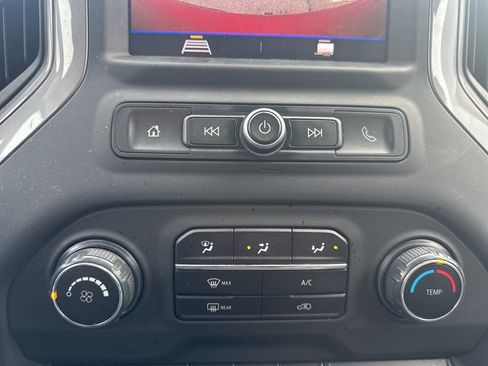 Used 2020 Chevrolet Silverado 1500 Custom w/ Custom Value Package image 18