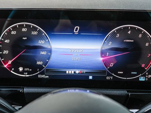 Certified 2025 Mercedes-Benz GLA 250 4MATIC image 25