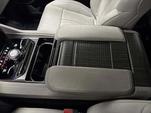 Used 2024 Jeep Wagoneer L Series II w/ Convenience Group I image 21