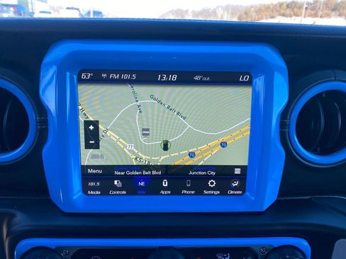 Used 2022 Jeep Wrangler Unlimited Sahara image 20