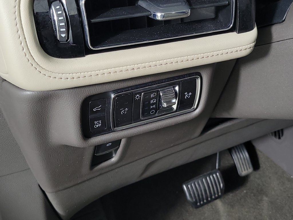 Certified 2023 Lincoln Nautilus Reserve AWD/4WD image 22