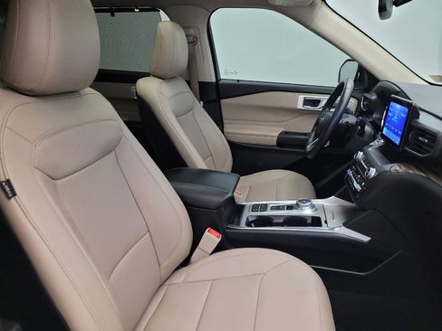 Used 2020 Ford Explorer Limited w/ Class III Trailer Tow Package image 21