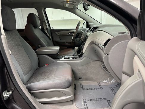 Used 2017 Chevrolet Traverse LS image 14