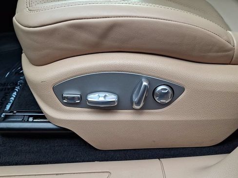 Certified 2026 Porsche Macan AWD/4WD image 17
