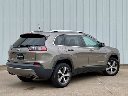 Used 2019 Jeep Cherokee Limited AWD/4WD image 6