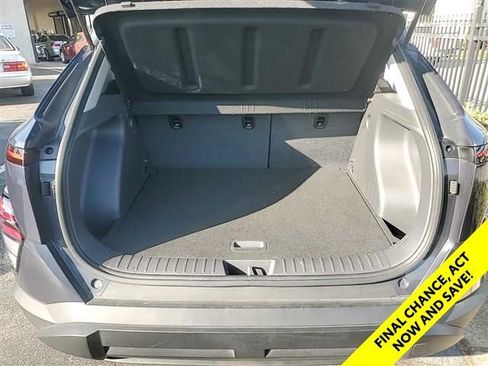 Used 2025 Hyundai Kona SEL FWD image 17