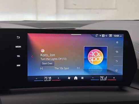 Certified 2025 BMW M235i xDrive w/ Premium Package image 17