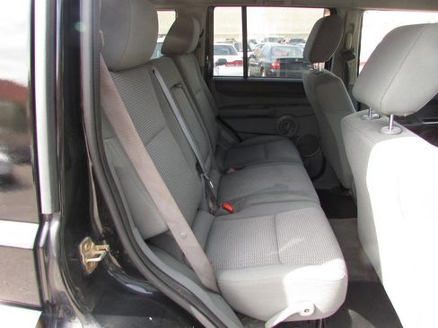 Used 2007 Jeep Commander Sport image 13