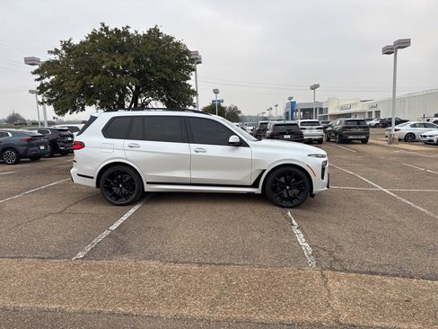 Certified 2023 BMW X7 xDrive40i w/ Executive Package image 4