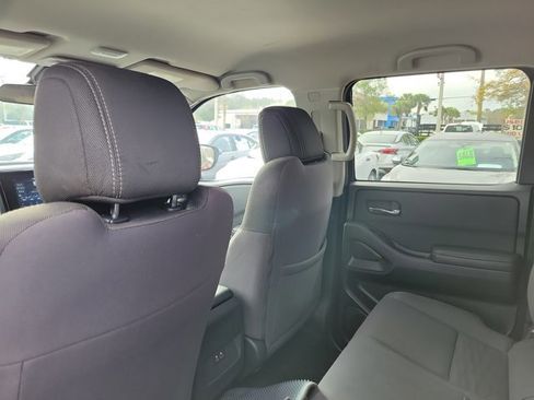 Used 2023 Nissan Frontier SV w/ Tow Package image 11