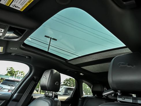Used 2023 Jaguar F-PACE S AWD/4WD image 17